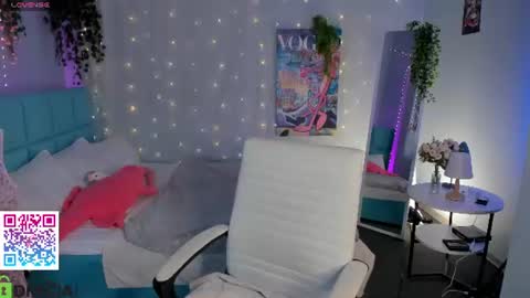 Snapshot of booozekirs_ chatting on June 24, 2:54 am Milena online show from June 24, 2:54 am
