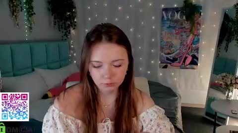 Snapshot of booozekirs_ chatting on July 7, 7:23 am Milena online show from July 7, 7:23 am