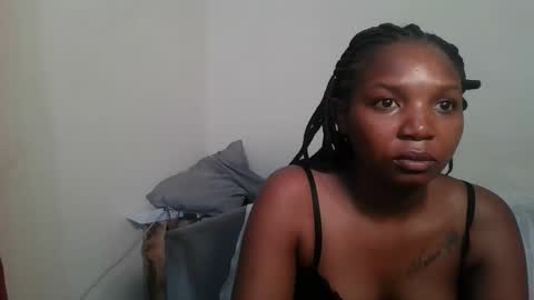 bootie_caramel online show from May 10, 1:05 pm