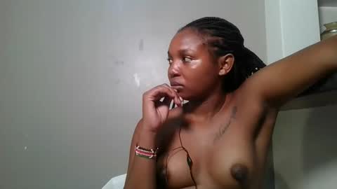 bootie_caramel online show from May 24, 4:06 am