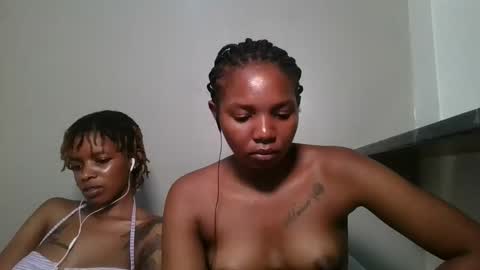 bootie_caramel online show from May 24, 4:12 pm