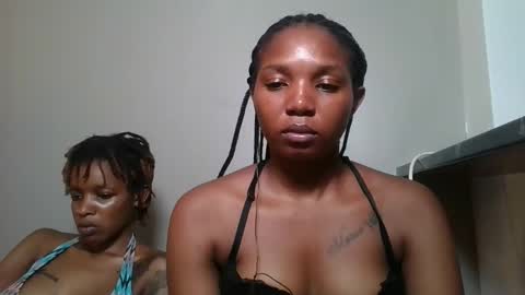 bootie_caramel online show from May 25, 6:25 pm
