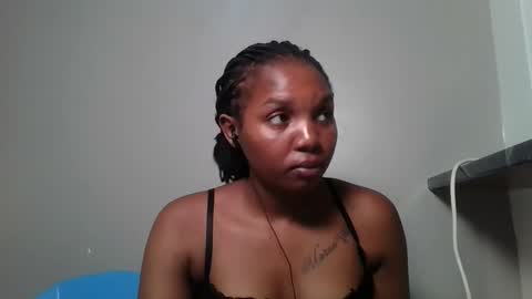 bootie_caramel online show from May 27, 2:25 pm