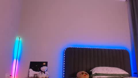 Mona online show from March 8, 1:58 am