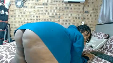 bootytwerkxxx online show from July 12, 4:47 am