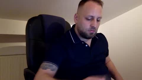 Snapshot of boris566693 chatting on June 27, 3:11 am hugo online show from June 27, 3:11 am