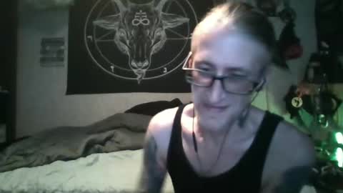 Snapshot of borisprice chatting on December 10, 8:51 am Boris Price online show from December 10, 8:51 am