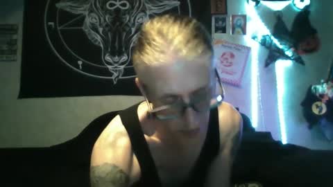 Snapshot of borisprice chatting on December 16, 7:48 am Boris Price online show from December 16, 7:48 am