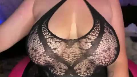 Snapshot of bossmomma chatting on September 15, 5:46 pm BossMom online show from September 15, 5:46 pm