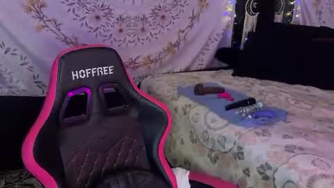 Snapshot of bossmomma chatting on October 26, 6:03 pm BossMom online show from October 26, 6:03 pm