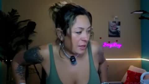 Snapshot of bossyroxy84 chatting on February 22, 3:21 pm bossyroxy84 online show from February 22, 3:21 pm