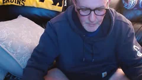 bostonguy1969 online show from April 4, 4:00 am