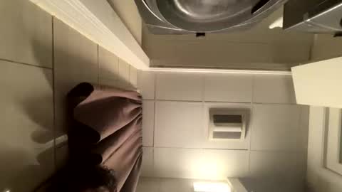 bostonuts online show from November 5, 7:30 am