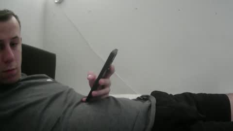 Snapshot of botisz01 chatting on November 3, 7:04 pm botisz01 online show from November 3, 7:04 pm