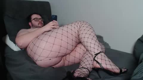 Snapshot of bottomcub98 chatting on February 12, 10:14 am BottomCub98 online show from February 12, 10:14 am