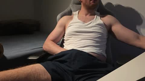 Snapshot of bottomtsinner chatting on April 10, 10:36 pm bottomtsinner online show from April 10, 10:36 pm