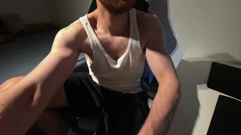 Snapshot of bottomtsinner chatting on April 17, 10:24 pm bottomtsinner online show from April 17, 10:24 pm