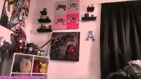 Pumpkin Butt online show from March 27, 8:30 pm