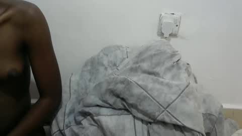 bouncy_vee online show from February 17, 12:23 pm