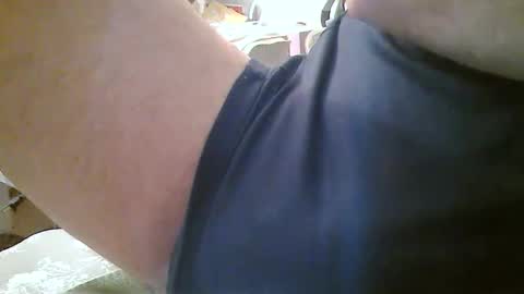 Snapshot of bourbon1965 chatting on May 29, 12:14 pm Bourbon online show from May 29, 12:14 pm