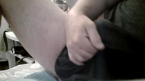 Snapshot of bourbon1965 chatting on June 19, 12:09 pm Bourbon online show from June 19, 12:09 pm