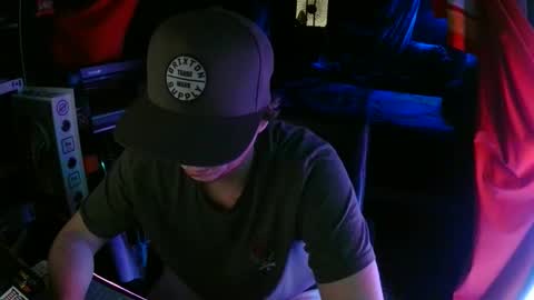 Bowerboi1217 online show from November 28, 1:08 am