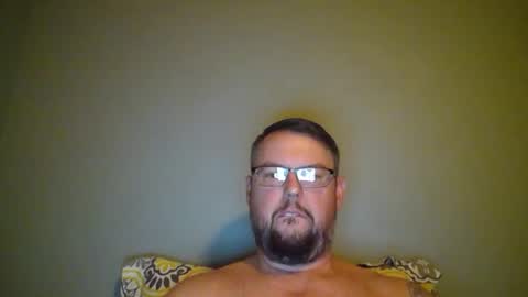 Snapshot of bowtieguy84 chatting on September 30, 3:44 am bowtieguy84 online show from September 30, 3:44 am