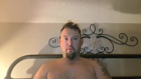 Snapshot of bowtieguy84 chatting on October 17, 11:13 am bowtieguy84 online show from October 17, 11:13 am