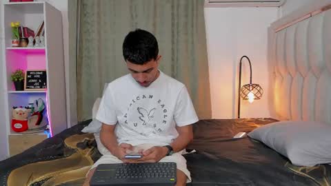Snapshot of boy_jerry chatting on July 6, 10:12 am boy_jerry online show from July 6, 10:12 am