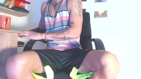 Snapshot of boy_master5 chatting on February 17, 10:40 am boy_master5 online show from February 17, 10:40 am
