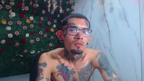 boy_tatto77 online show from April 29, 6:25 pm