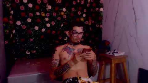 boy_tatto77 online show from May 23, 11:47 am