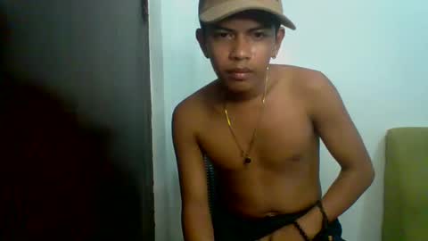 Snapshot of boyax16 chatting on December 8, 10:03 pm boyax16 online show from December 8, 10:03 pm