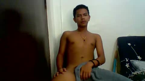 Snapshot of boyax16 chatting on December 10, 8:40 am boyax16 online show from December 10, 8:40 am