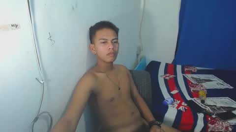 Snapshot of boyax16 chatting on December 22, 7:10 pm boyax16 online show from December 22, 7:10 pm