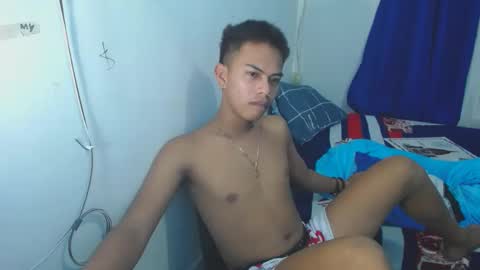 Snapshot of boyax16 chatting on December 23, 10:32 am boyax16 online show from December 23, 10:32 am