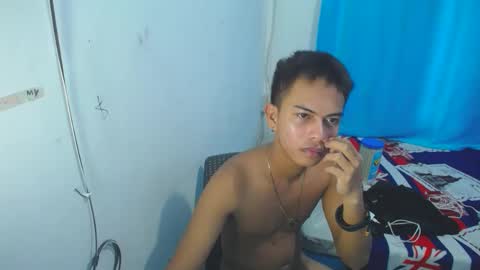 Snapshot of boyax16 chatting on December 30, 12:32 am boyax16 online show from December 30, 12:32 am