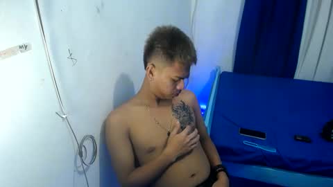 Snapshot of boyax16 chatting on January 8, 9:53 am boyax16 online show from January 8, 9:53 am