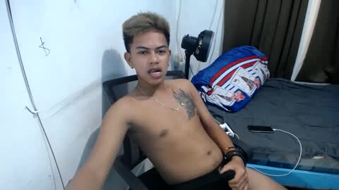 Snapshot of boyax16 chatting on February 11, 7:02 am boyax16 online show from February 11, 7:02 am