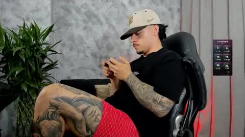 boyc02_ online show from December 20, 11:39 am