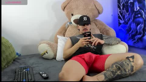 boyc02_ online show from January 12, 1:16 pm