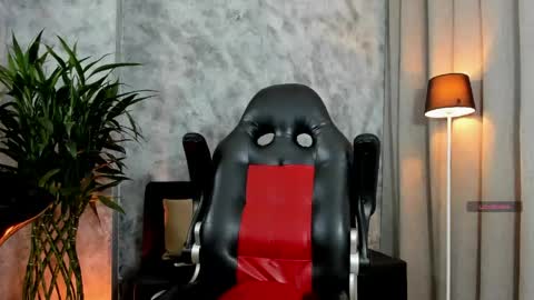 boyc02_ online show from April 15, 12:56 pm