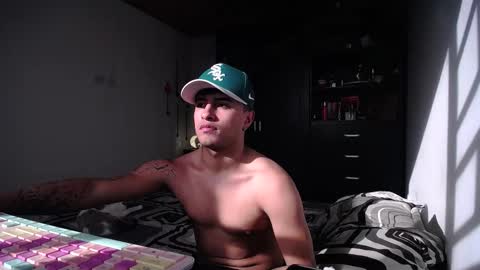 Snapshot of boylatin_777 chatting on February 4, 9:20 pm miguel online show from February 4, 9:20 pm