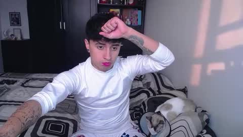 Snapshot of boylatin_777 chatting on February 10, 10:14 pm miguel online show from February 10, 10:14 pm