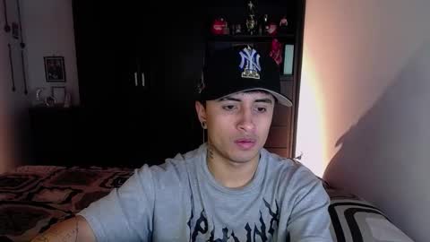 Snapshot of boylatin_777 chatting on February 17, 12:51 am miguel online show from February 17, 12:51 am