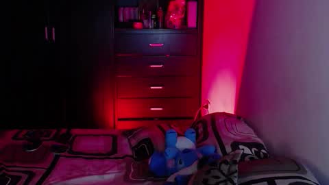 Snapshot of boylatin_777 chatting on February 19, 12:39 am miguel online show from February 19, 12:39 am