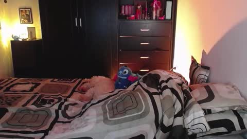 Snapshot of boylatin_777 chatting on February 21, 9:21 am miguel online show from February 21, 9:21 am