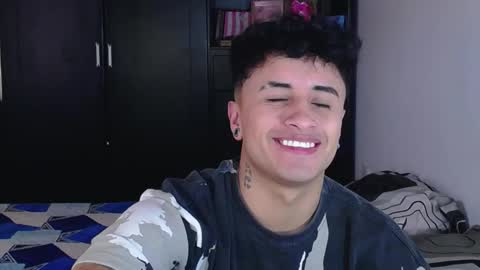 Snapshot of boylatin_777 chatting on February 25, 3:32 pm miguel online show from February 25, 3:32 pm