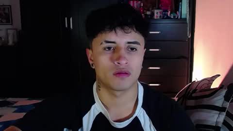 Snapshot of boylatin_777 chatting on February 27, 8:14 am miguel online show from February 27, 8:14 am