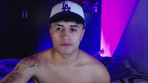 Snapshot of boylatin_777 chatting on March 2, 3:41 am miguel online show from March 2, 3:41 am